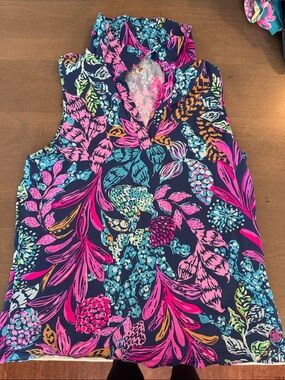 Lilly Pulitzer Tropical Print Shell in Navy, Hot Pink & Teal